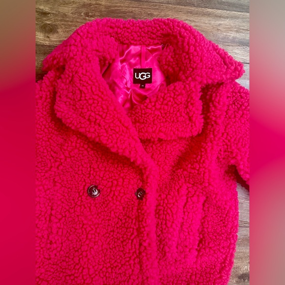 UGG Gertrude Teddy Coat Short Pink NWOT XS, Soft Pink Coat - Picture 3 of 6